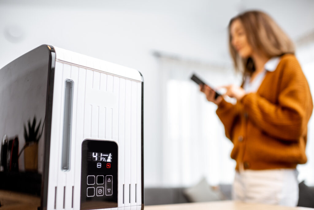 Controlling smart air humidifier with phone remotely at home
